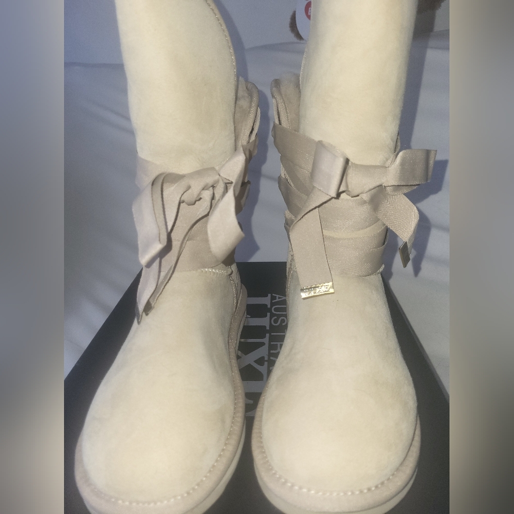 Australia Luxe Collective Cream Lace-Up Winter Boots - Picture 4 of 9